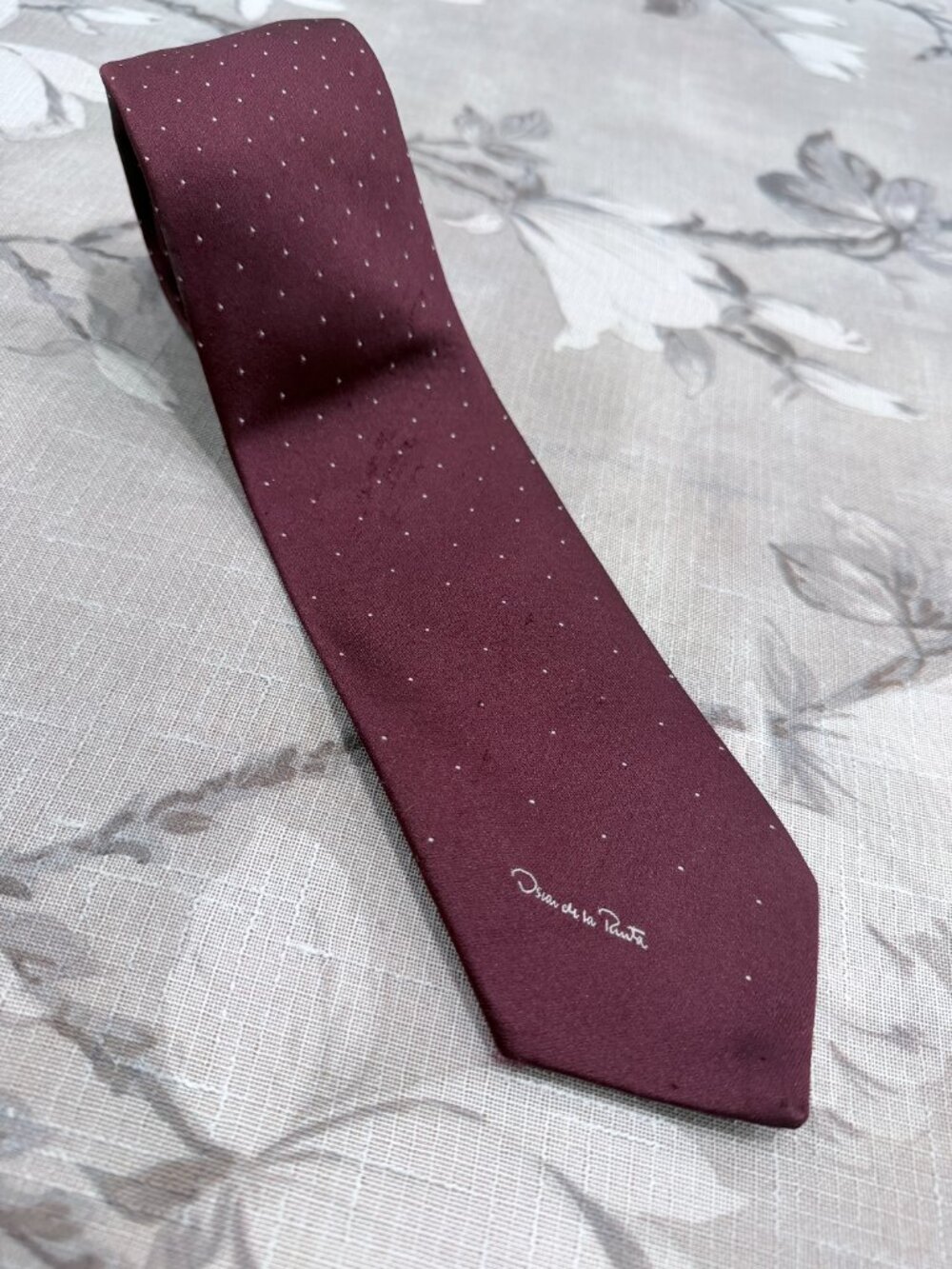 Vintage Oscar de la Renta Mens Burgundy Polka Dot Logo Necktie Tie